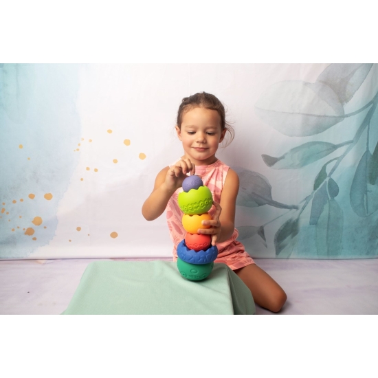 Mom’s Care Сензорна играчка – Голема пастелна пирамида, едукативна играчка