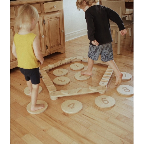 Pikler сет за баланс со дрвени чекорни камења